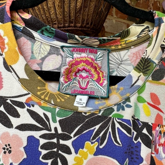 Johnny Was “Janie” favorite tee size XL EUC - Picture 2 of 3